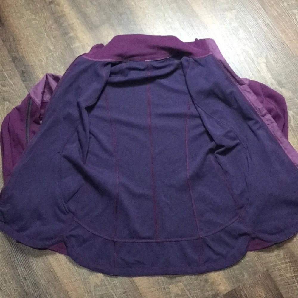 Lululemon Can't Stop Jacket Hyper Stripe Plum